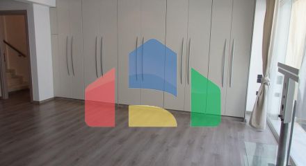 Продажа - Коттедж 380 m² в Афинах Продажа - Коттедж 380 m² в Афинах