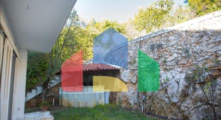 Продаж - Будівля 680 m² в Афінах
