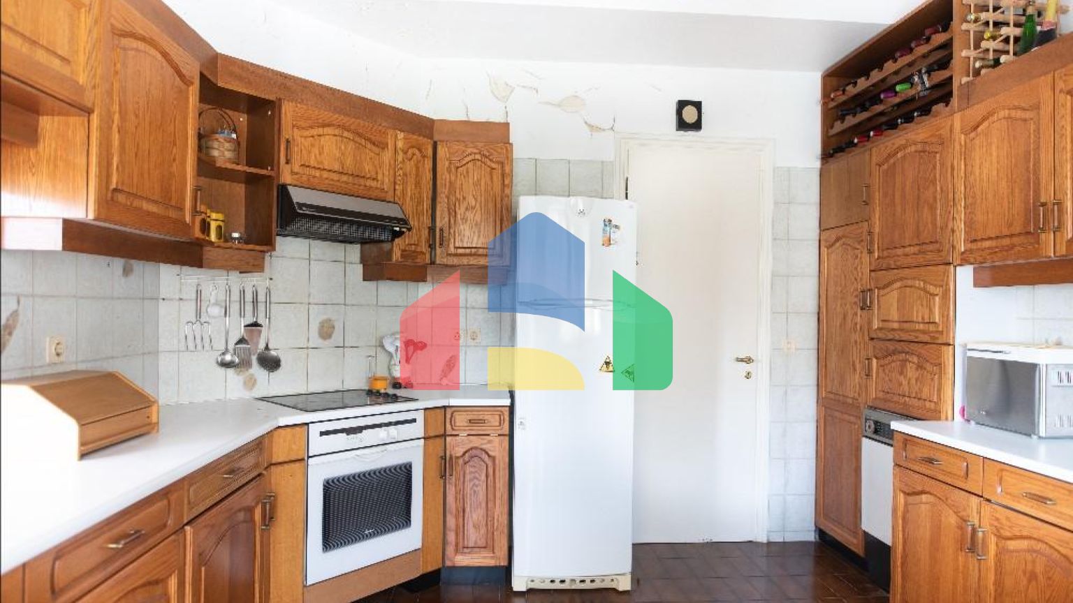 Продажа - Здание 680 m² в Афинах