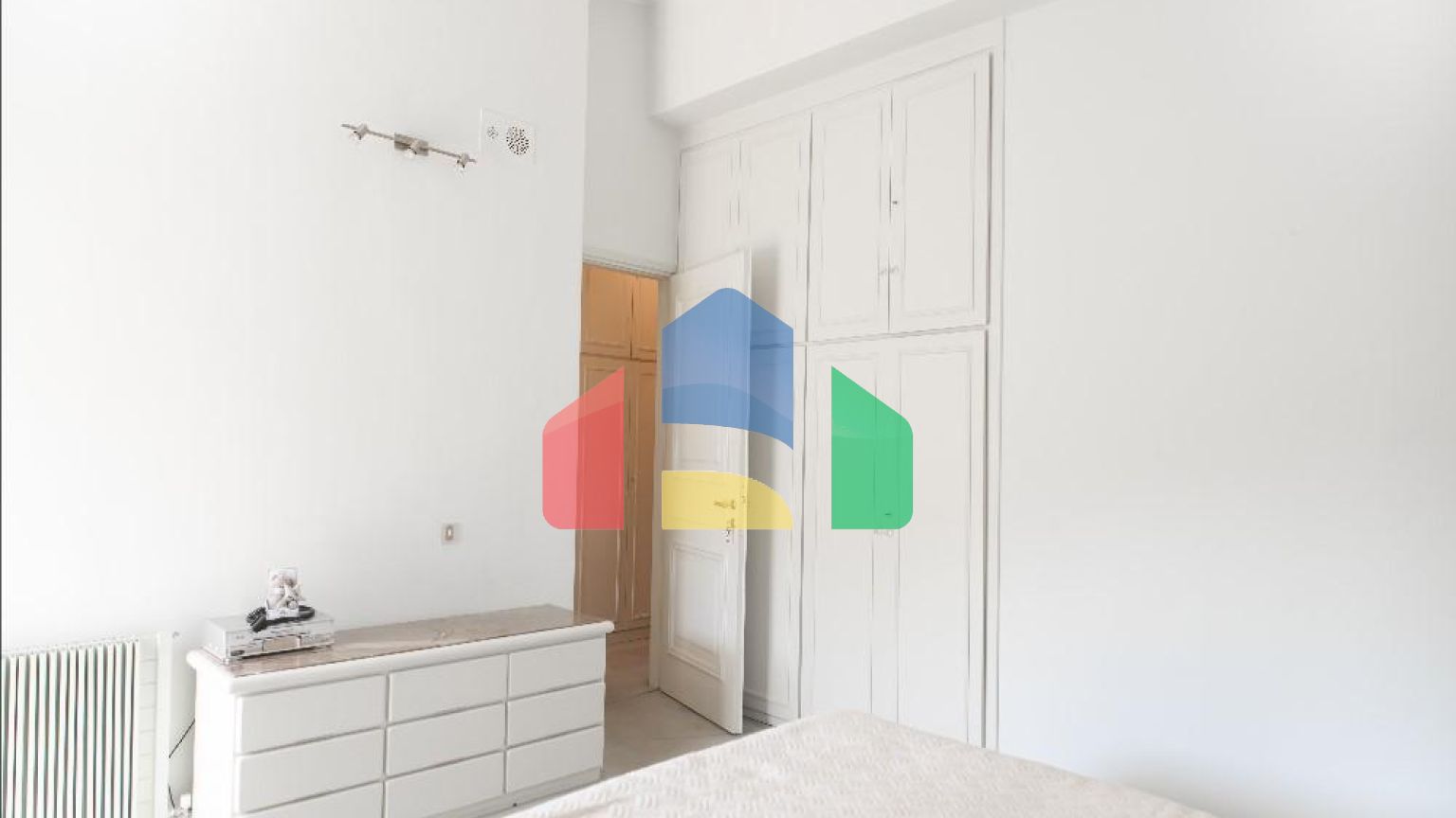 Продажа - Здание 680 m² в Афинах