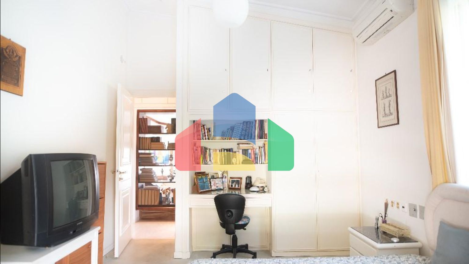 Продажа - Здание 680 m² в Афинах