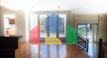 Продажа - Здание 680 m² в Афинах