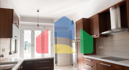 Продажа - Здание 680 m² в Афинах