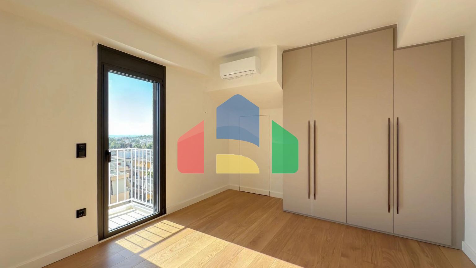 Продаж - Таунхаус 135 m² в Афінах