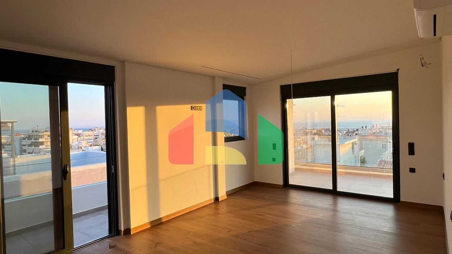 Продаж - Таунхаус 135 m² в Афінах