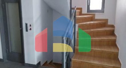 Продаж - Будівля 509 m² в Афінах