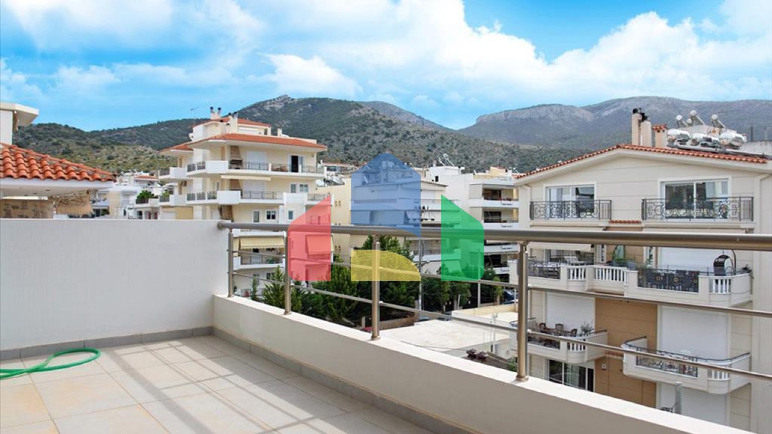 Продаж - Таунхаус 130 m² в Афінах