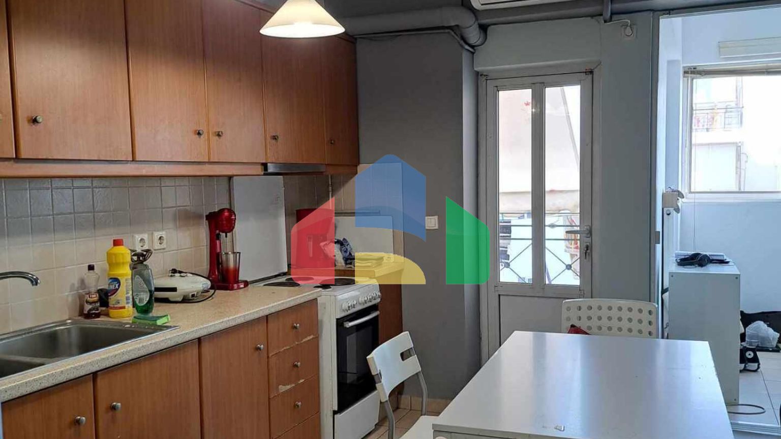 Продаж - Будівля 665 m² в Афінах