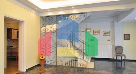 Продаж - Будівля 250 m² в Афінах