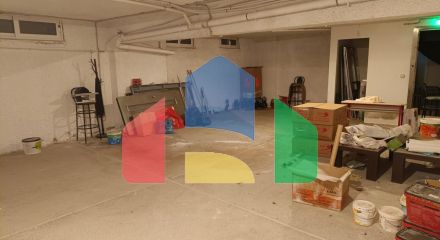 Продаж - Комерційна нерухомість 298 m² в Афінах