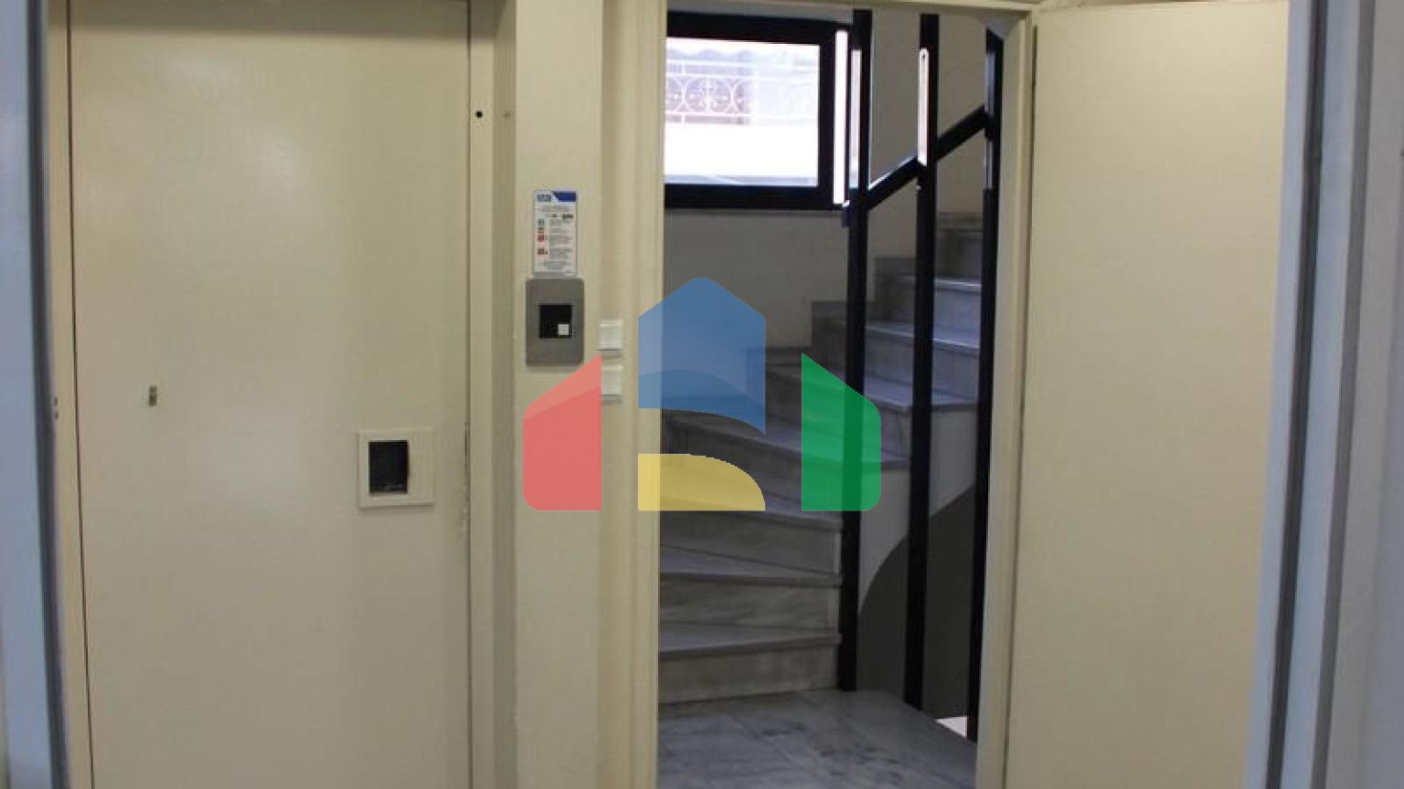 Продажа - Здание 1070 m² в Афинах