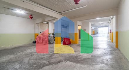 Продажа - Здание 1000 m² в Афинах