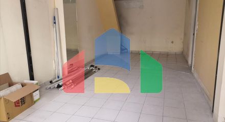 Продаж - Комерційна нерухомість 70 m² в Афінах