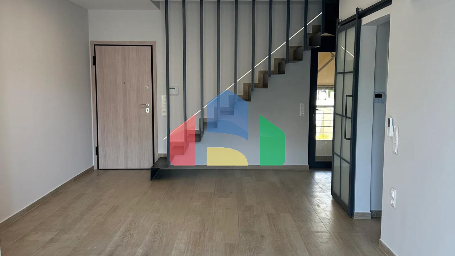 Продаж - Таунхаус 121 m² в Афінах