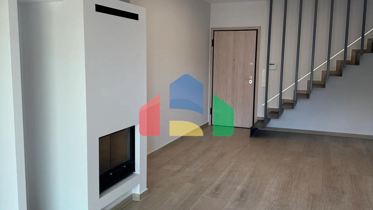 Продаж - Таунхаус 121 m² в Афінах