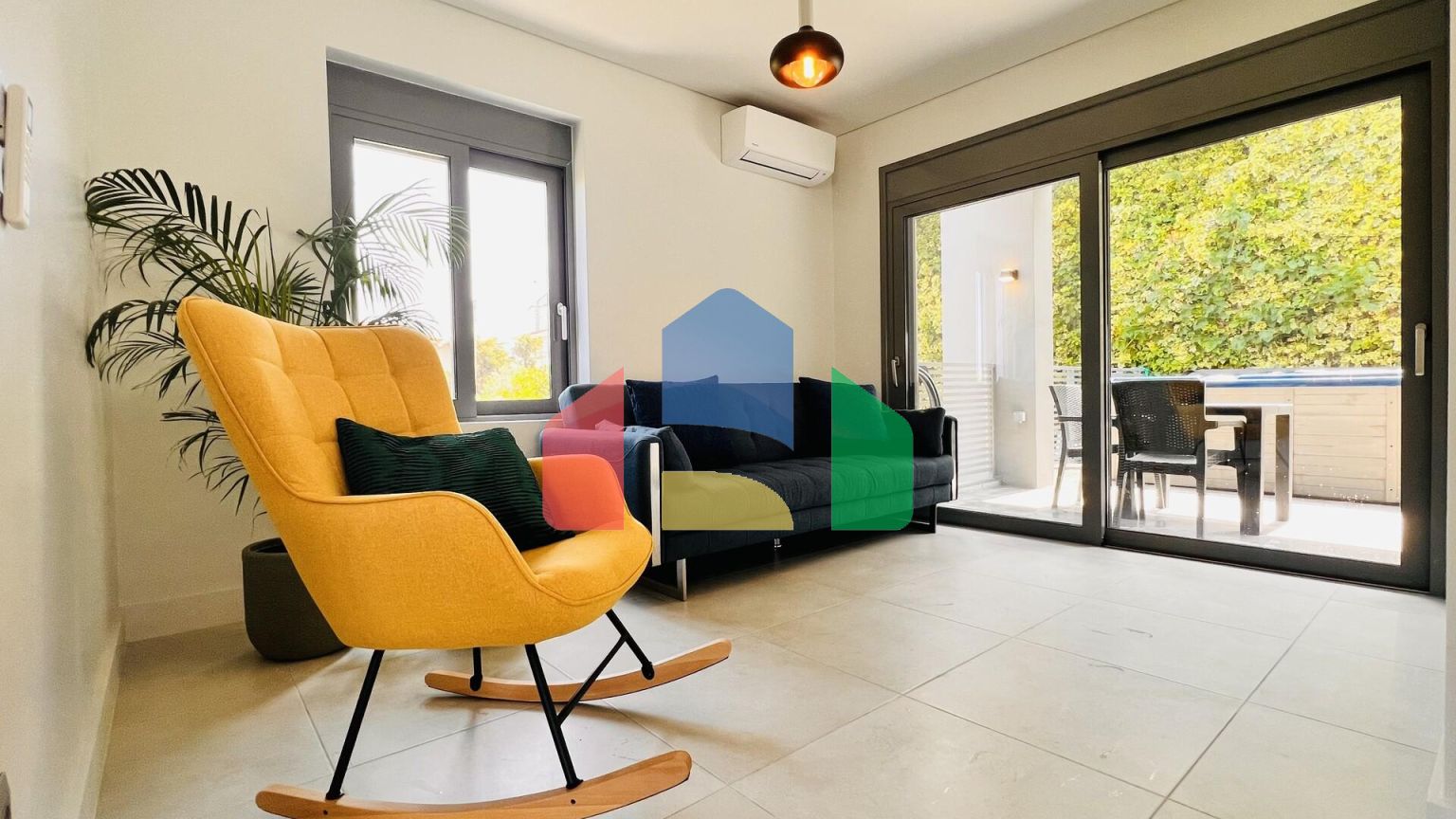 Продаж - Таунхаус 240 m² в Афінах