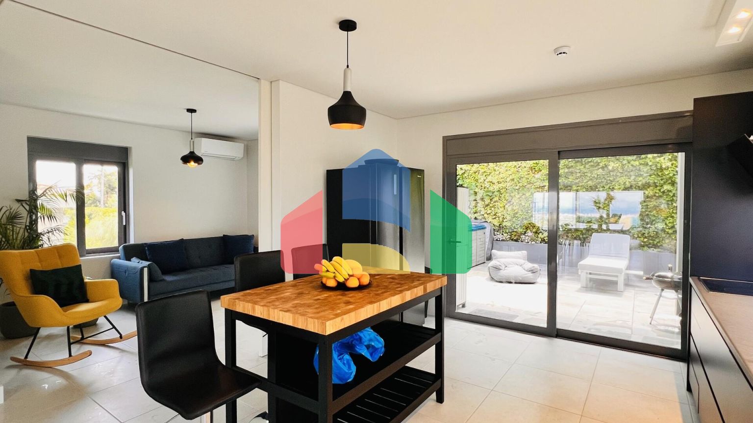 Продаж - Таунхаус 240 m² в Афінах