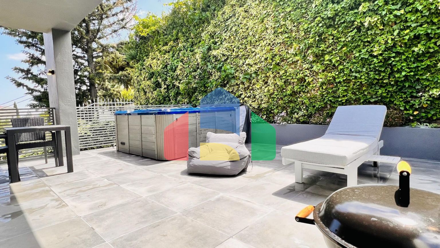 Продаж - Таунхаус 240 m² в Афінах