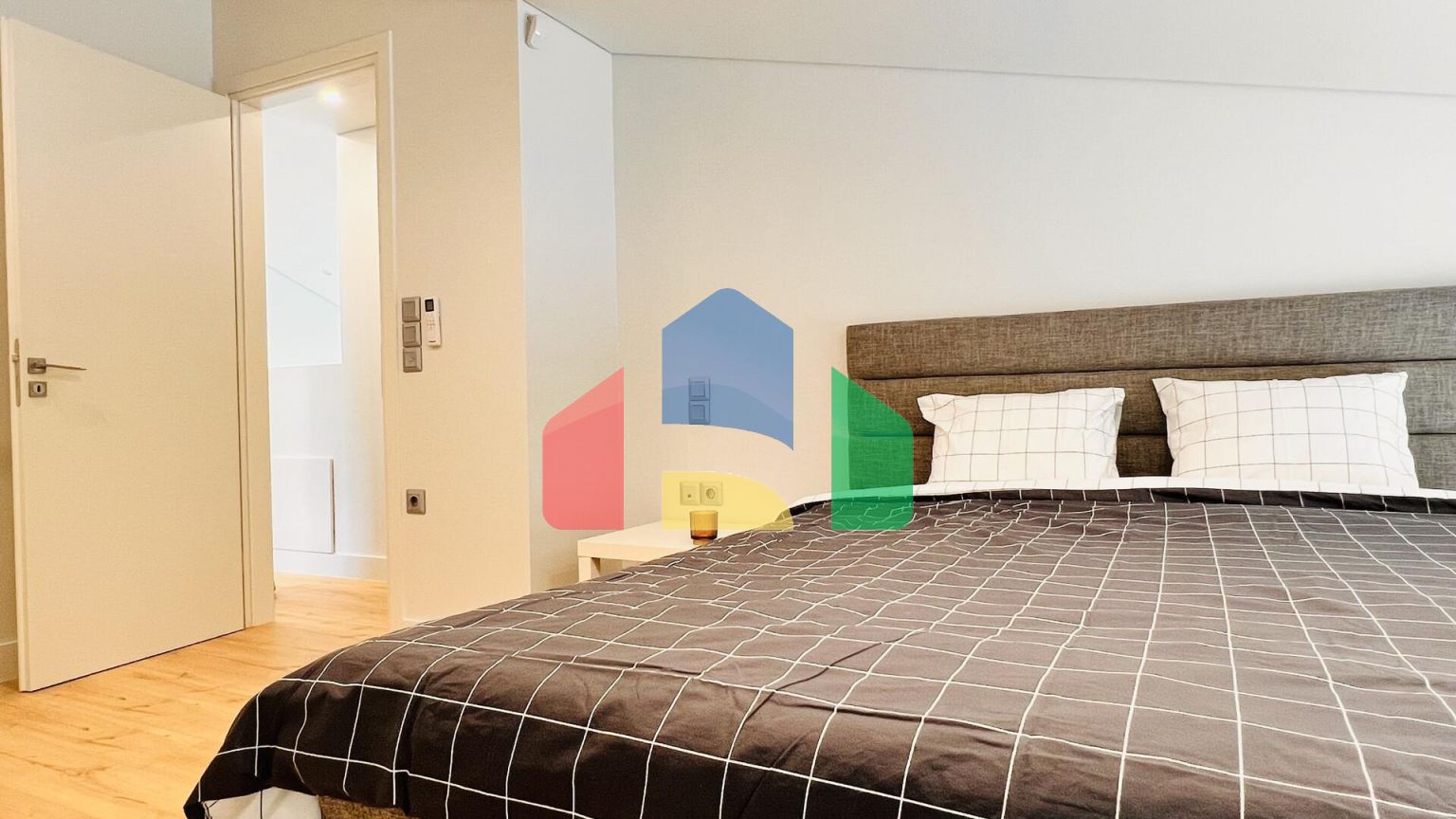 Продаж - Таунхаус 240 m² в Афінах