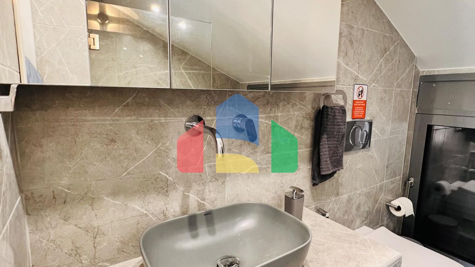 Продаж - Таунхаус 240 m² в Афінах