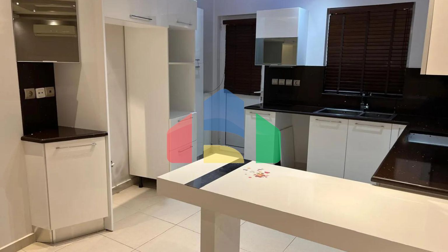 Продаж - Квартира 96 m² в Афінах