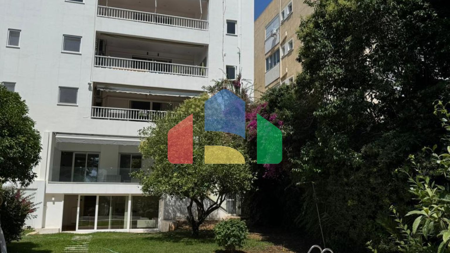 Продаж - Таунхаус 300 m² в Афінах