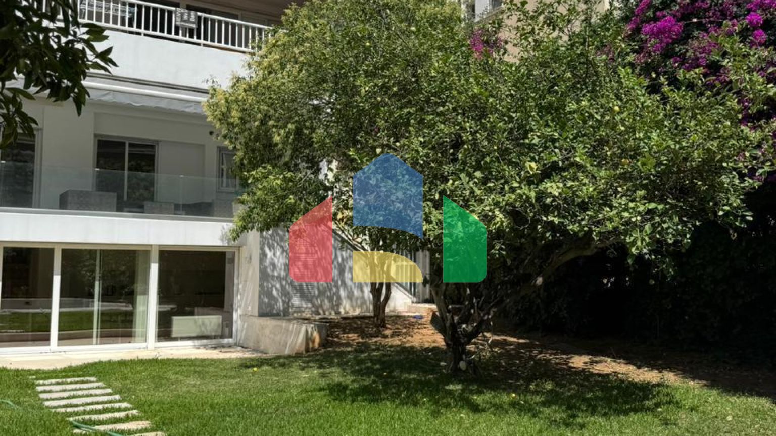 Продаж - Таунхаус 300 m² в Афінах