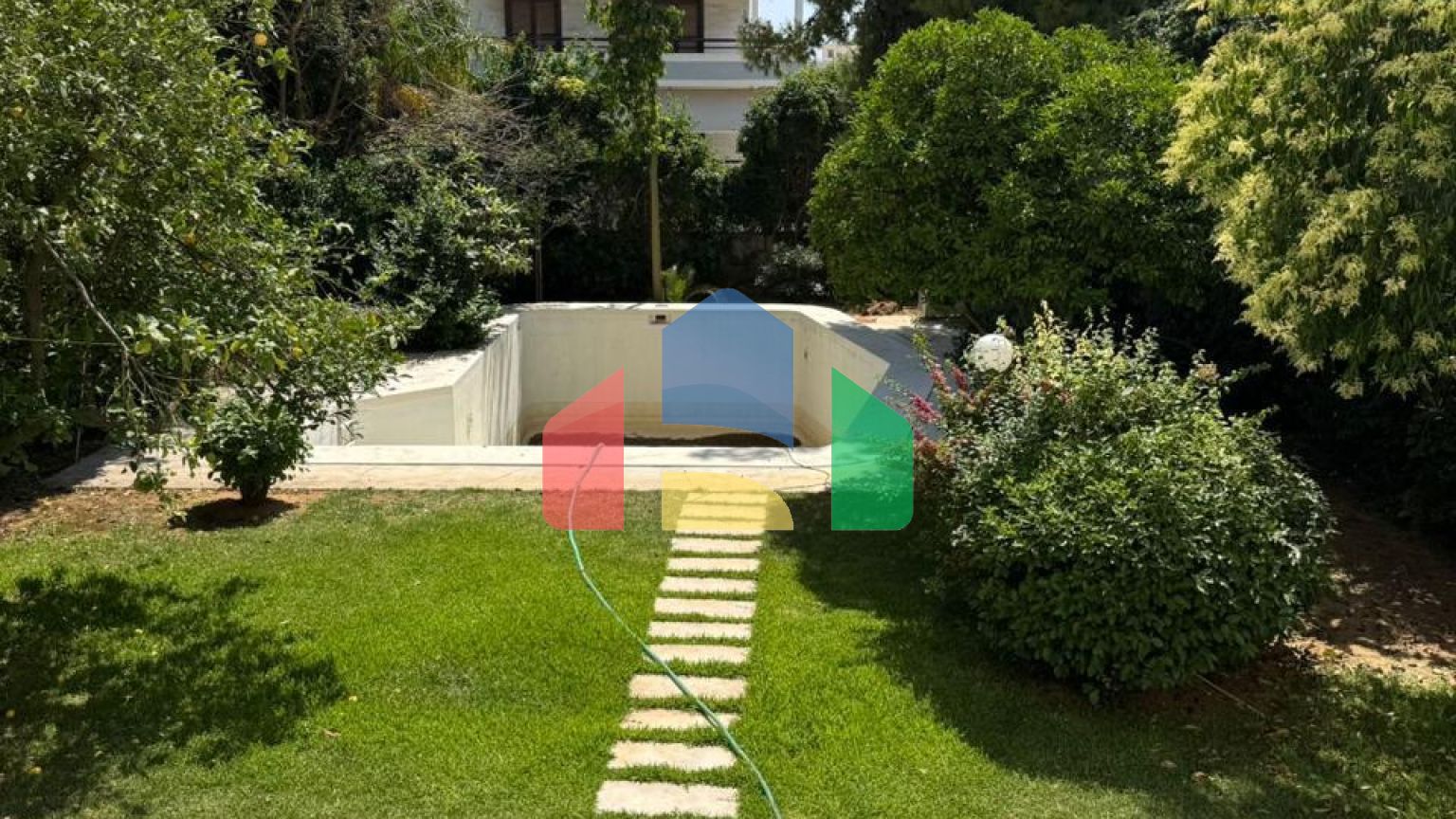 Продаж - Таунхаус 300 m² в Афінах