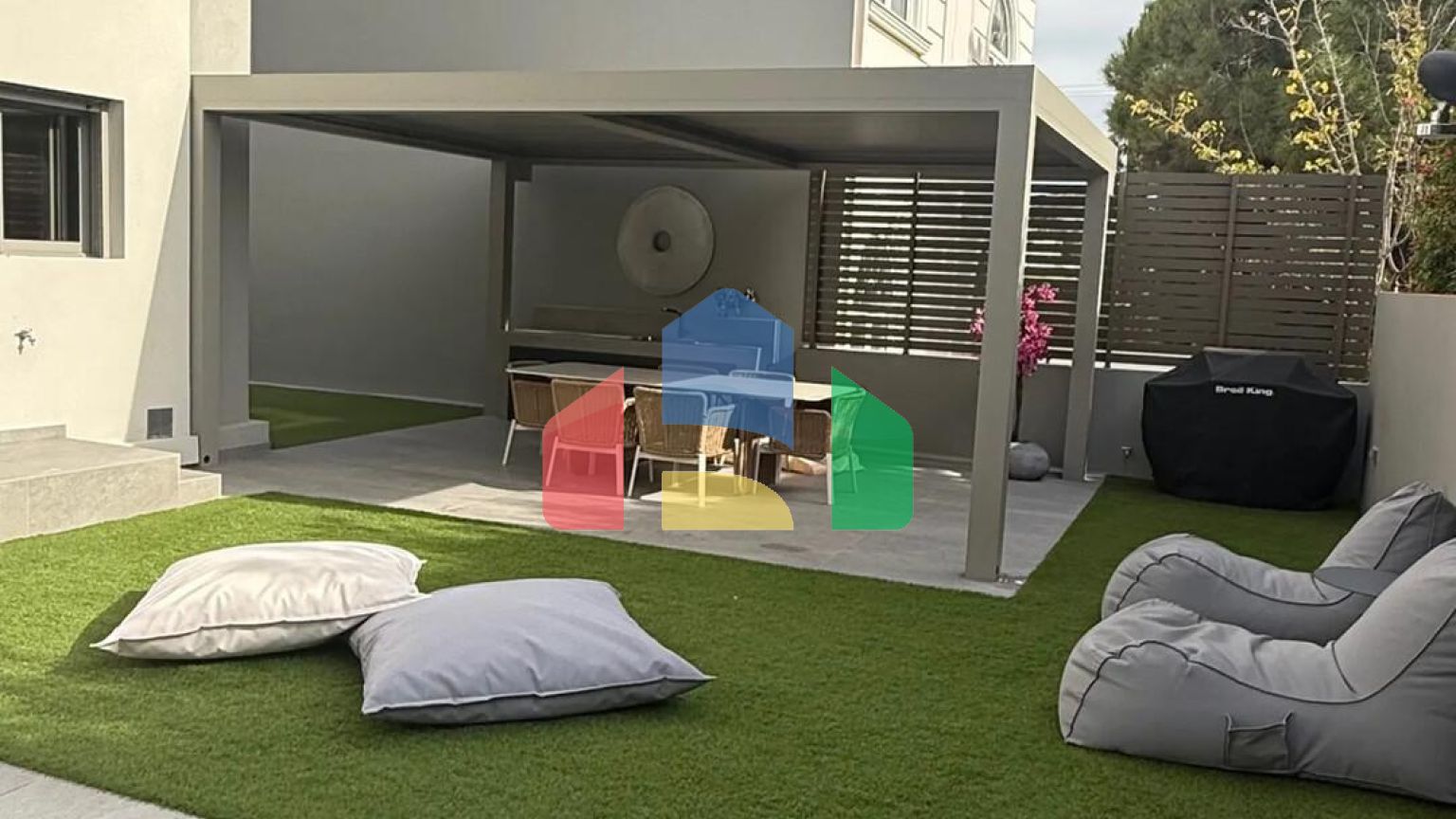 Продаж - Таунхаус 187 m² в Афінах