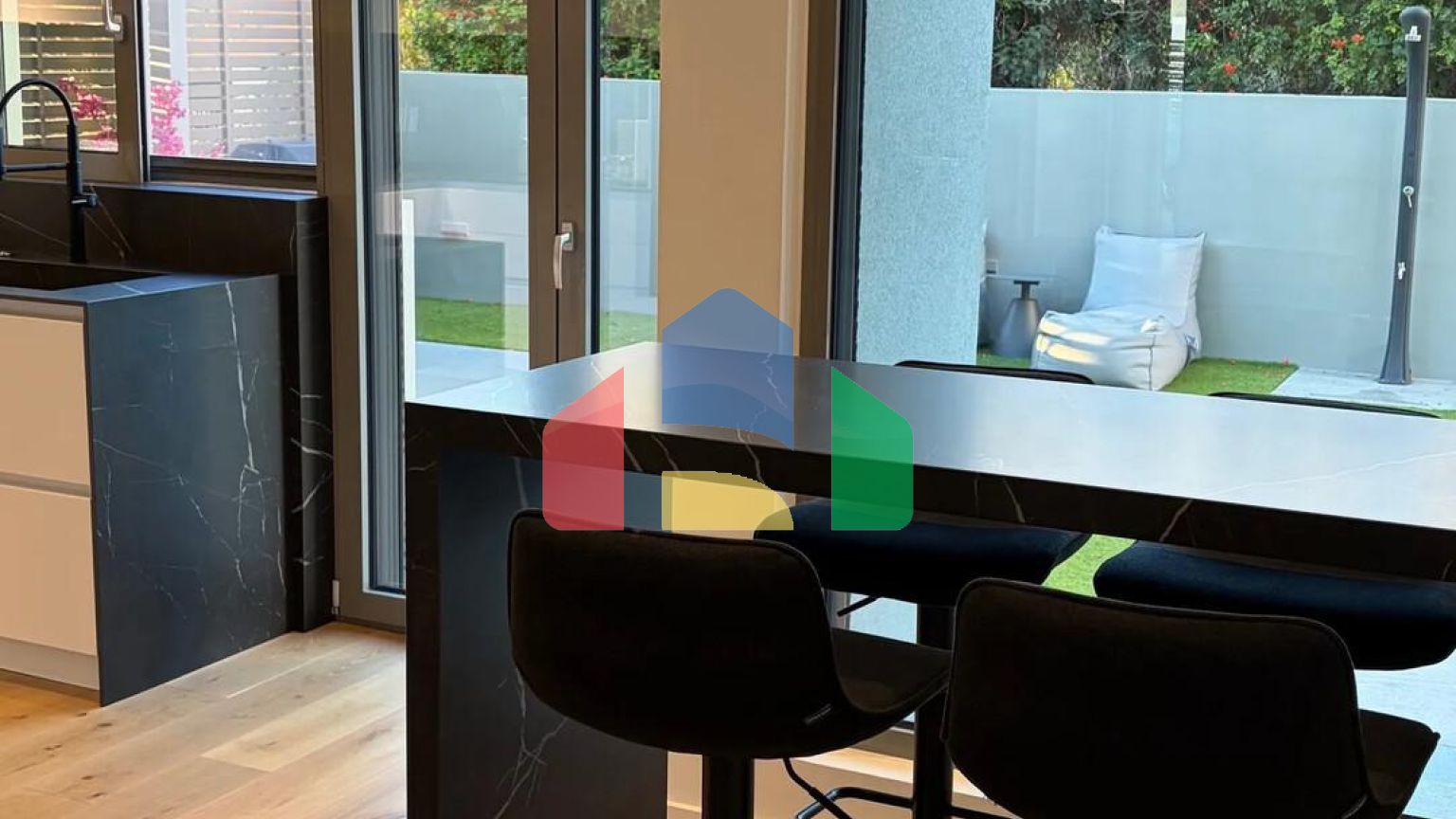 Продаж - Таунхаус 187 m² в Афінах