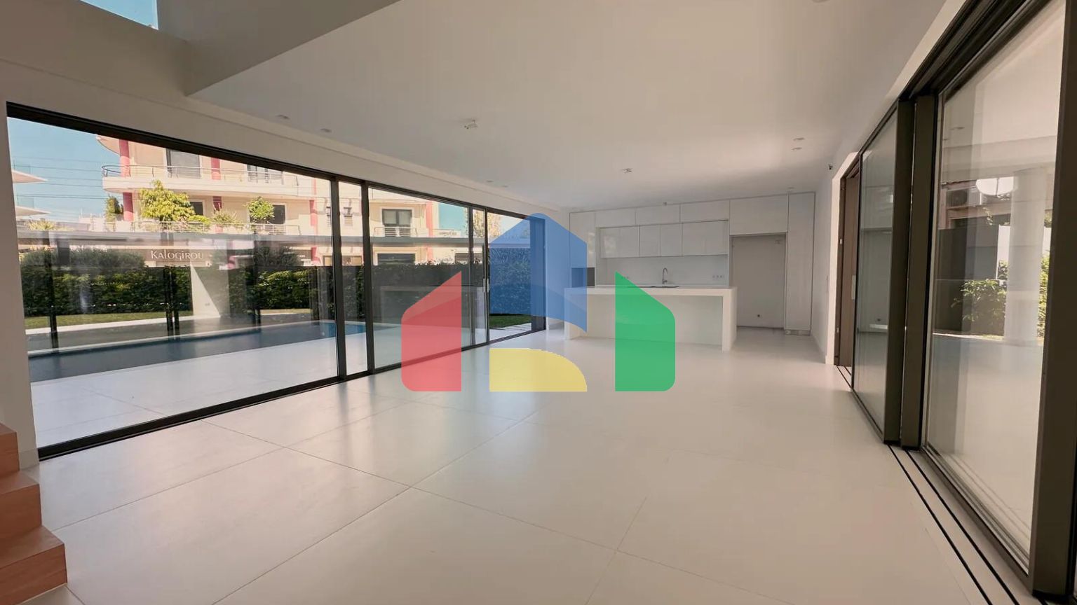 Продаж - Таунхаус 310 m² в Афінах