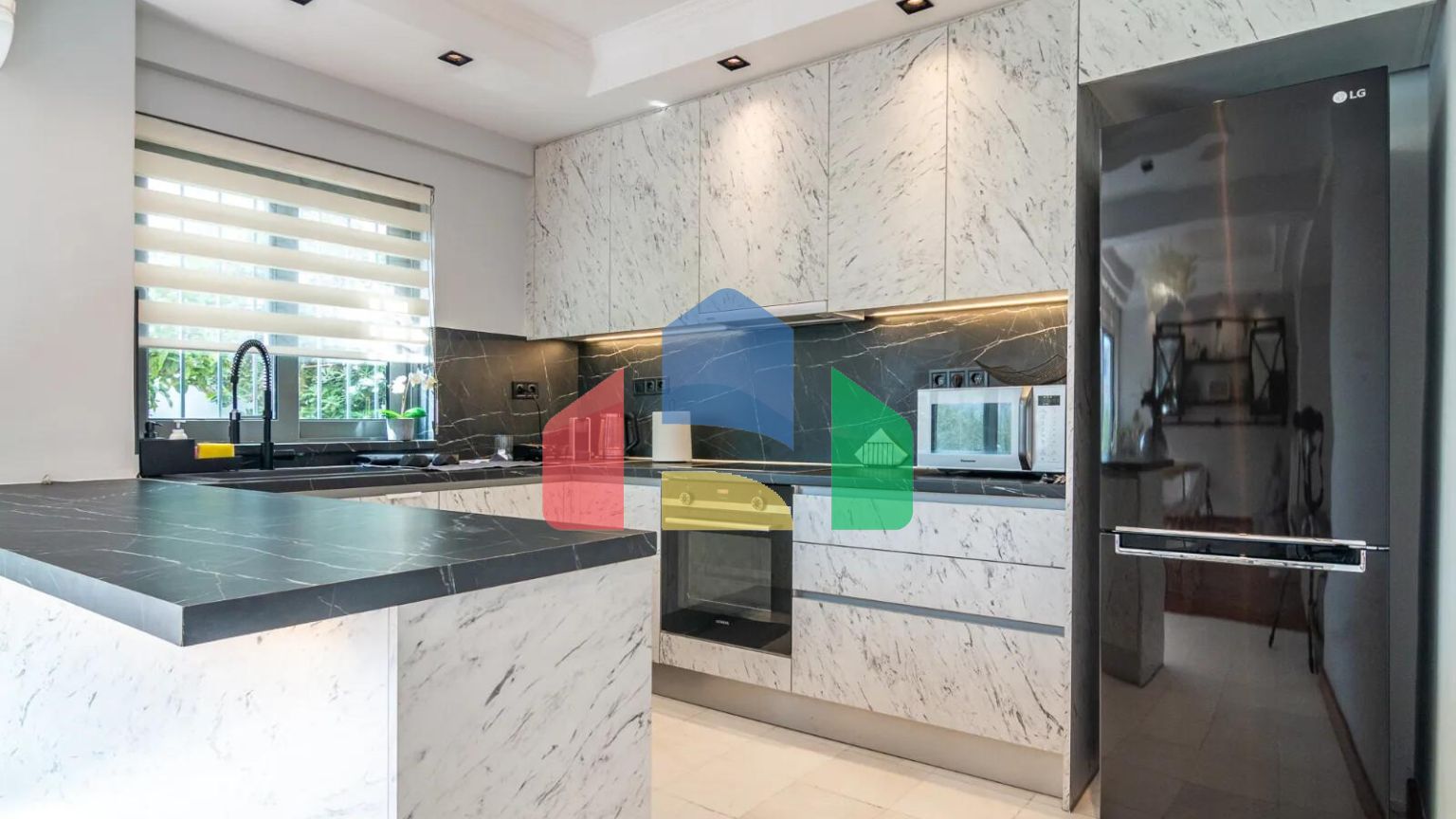 Продажа - Коттедж 270 m² в Афинах