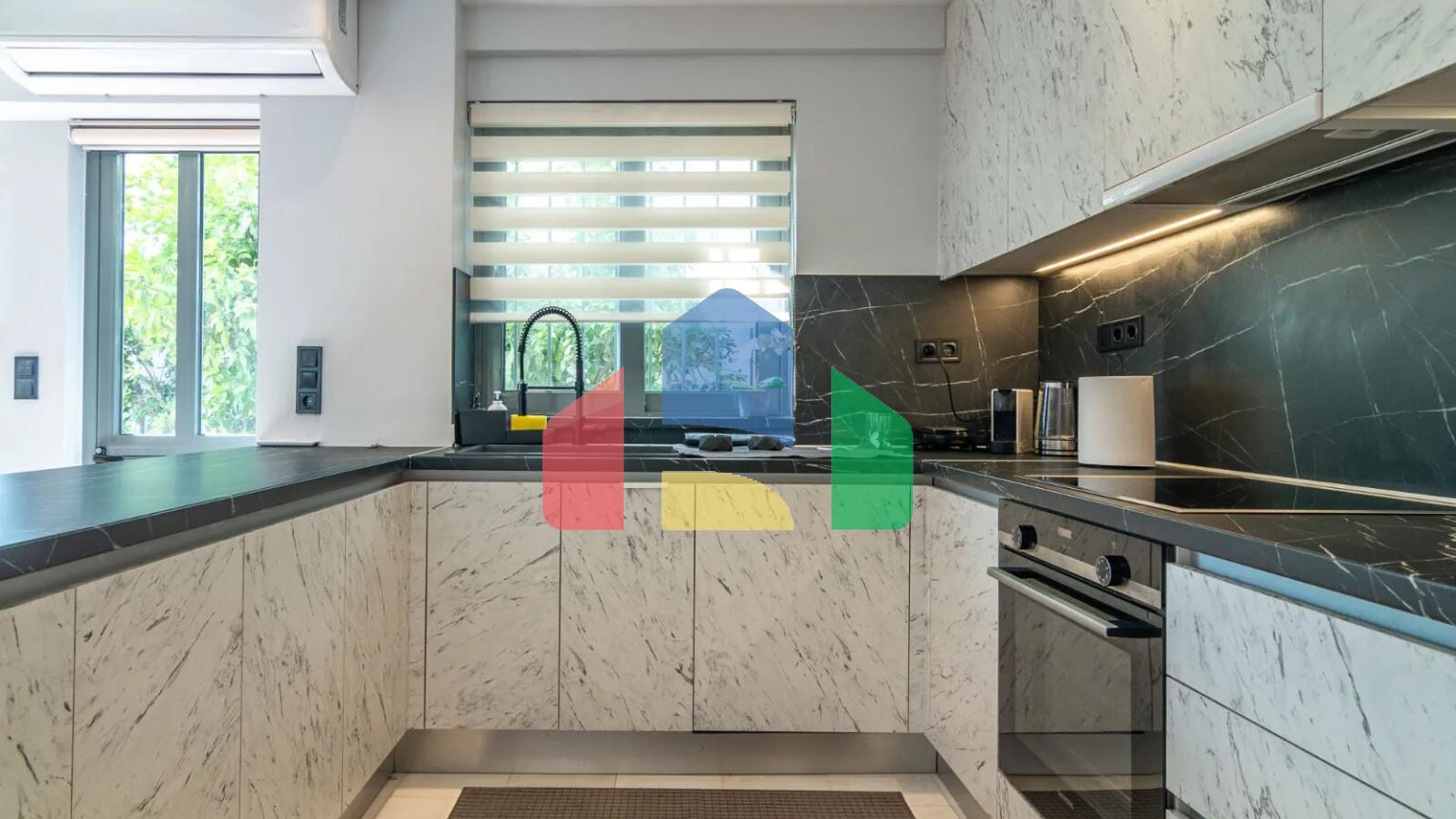 Продажа - Коттедж 270 m² в Афинах