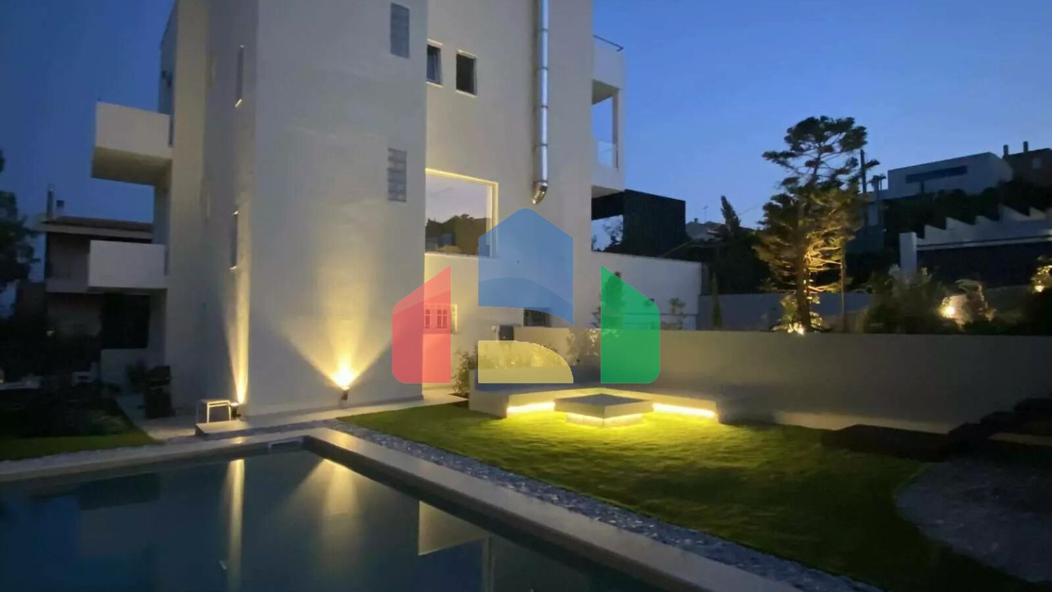 Продаж - Котедж 326 m² в Афінах