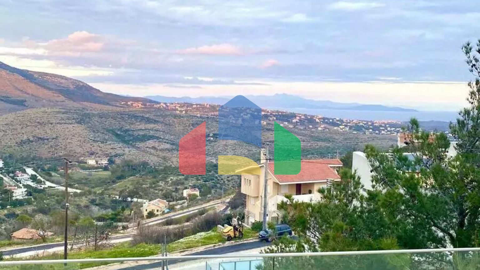 Продаж - Котедж 326 m² в Афінах