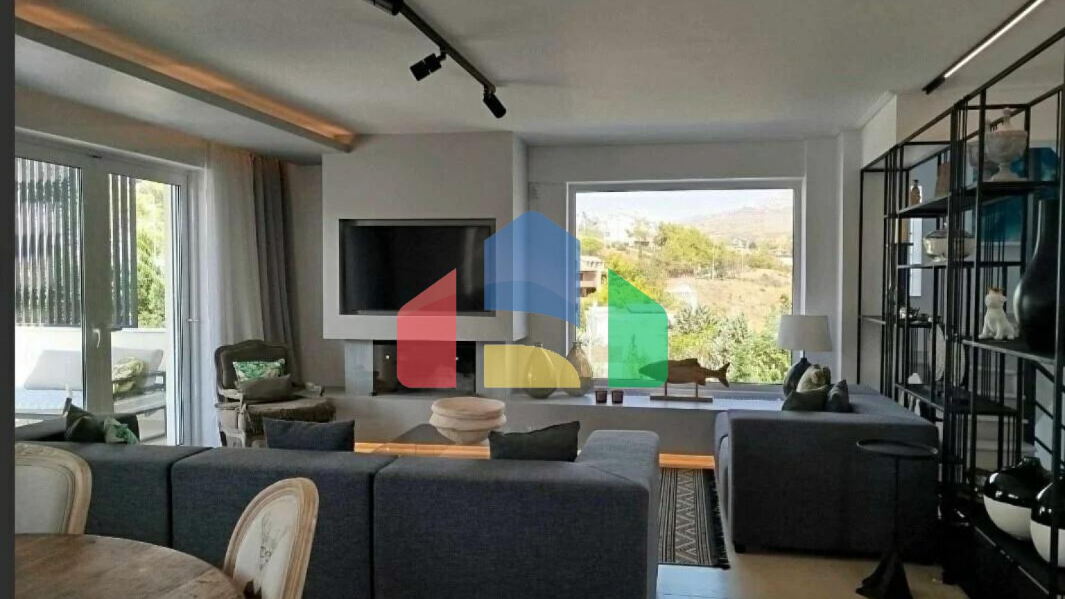 Продаж - Котедж 326 m² в Афінах