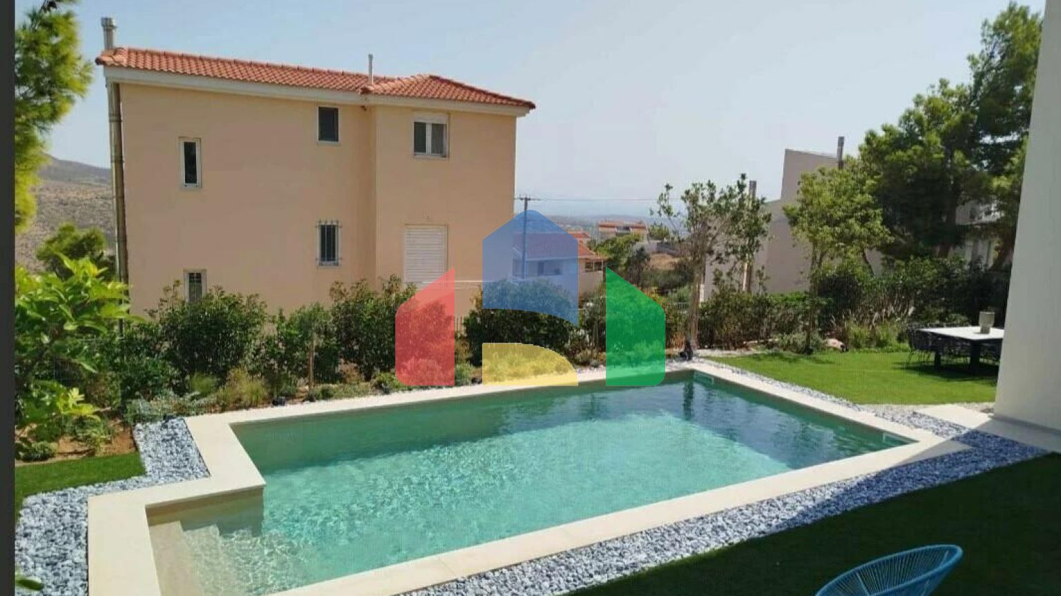 Продаж - Котедж 326 m² в Афінах