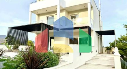 Продаж - Котедж 326 m² в Афінах