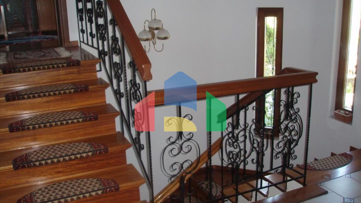 Продаж - Котедж 250 m² в Кавалі