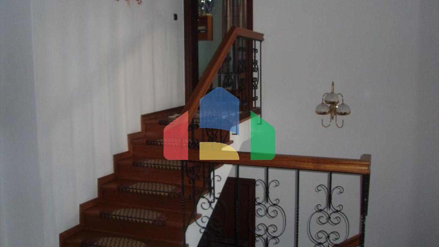 Продаж - Котедж 250 m² в Кавалі