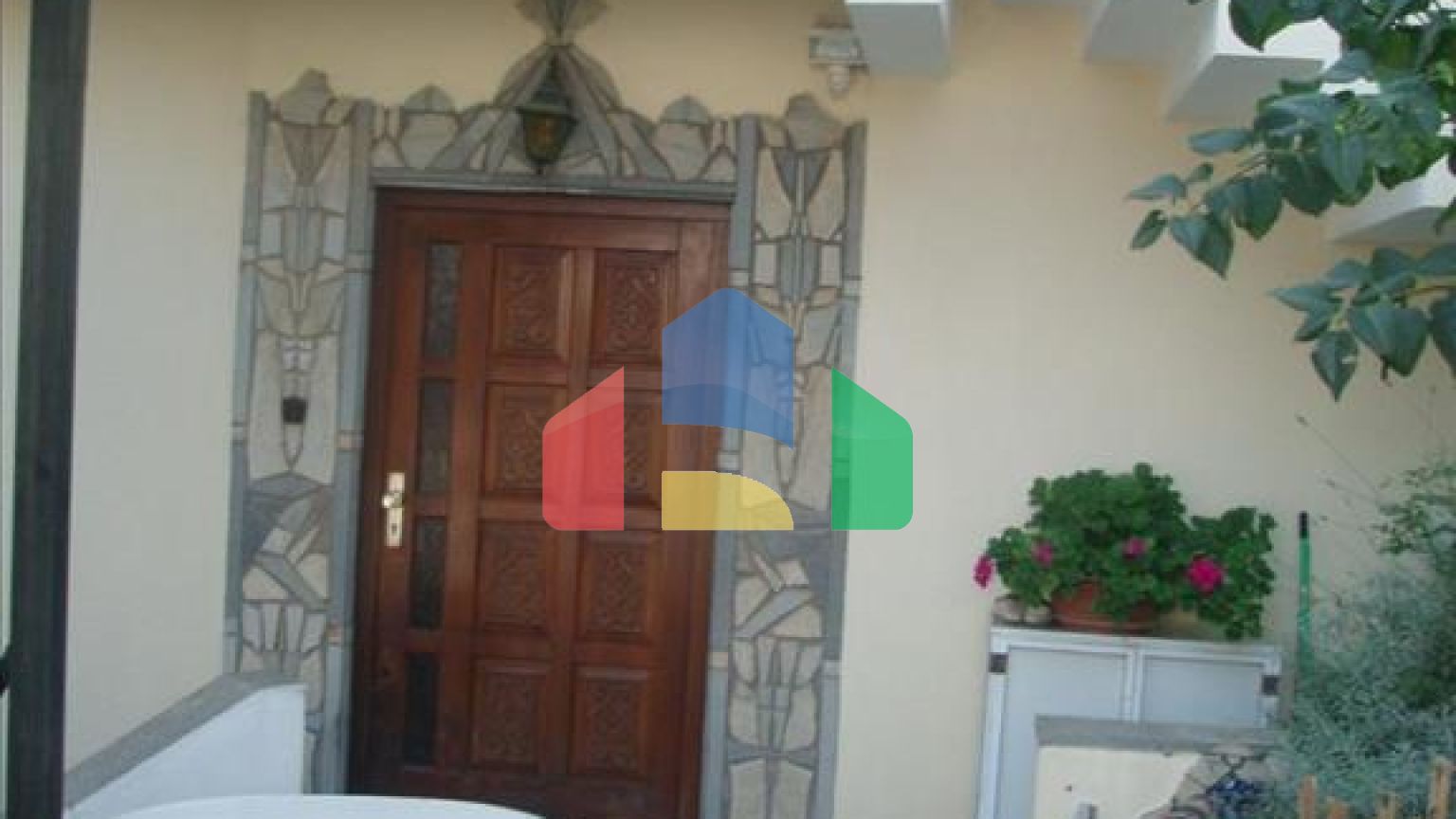 Продаж - Котедж 250 m² в Кавалі