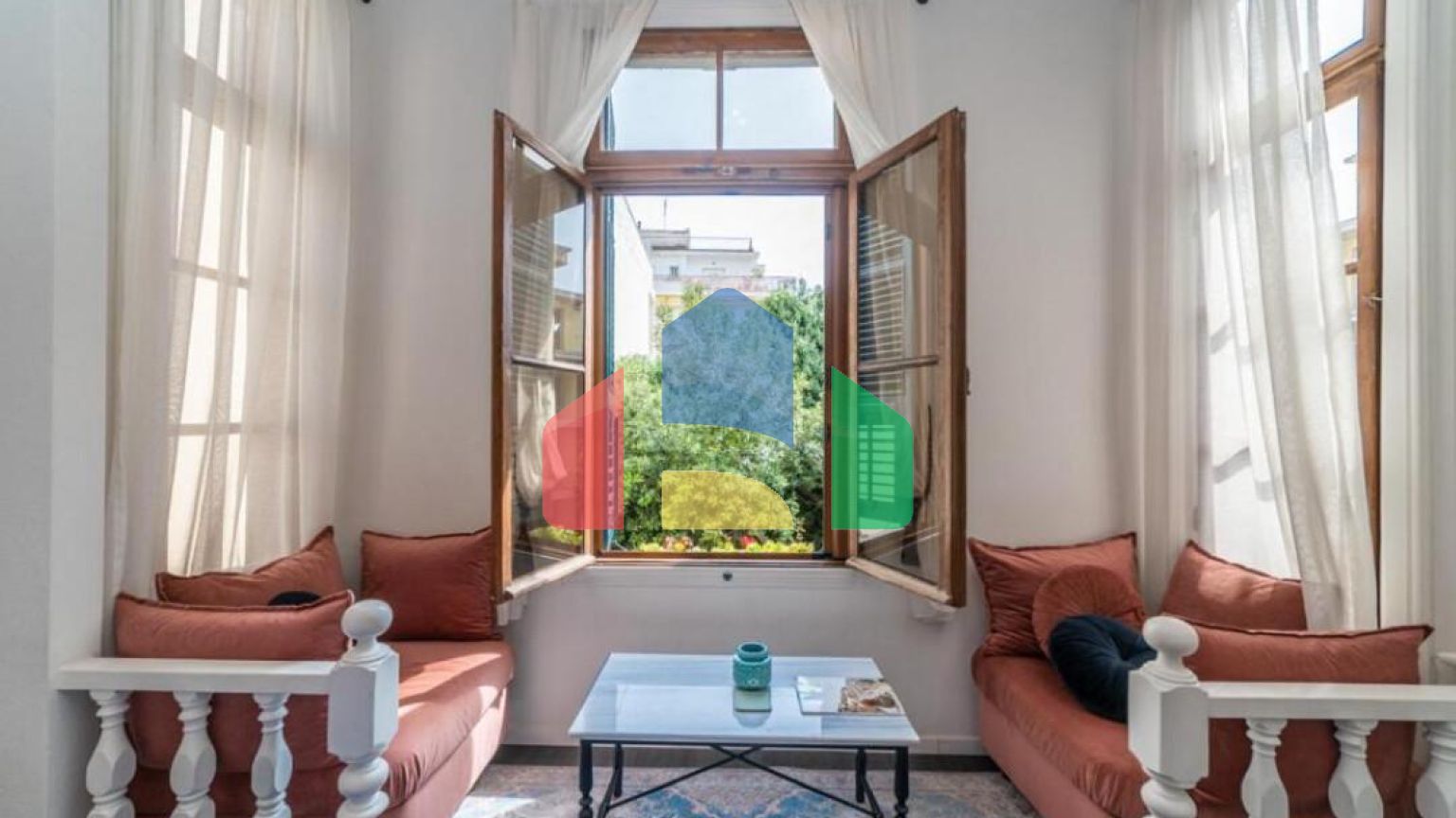 Продаж - Готель 376 m² в Кавалі