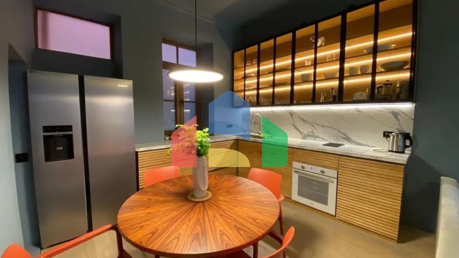 Продаж - Готель 376 m² в Кавалі