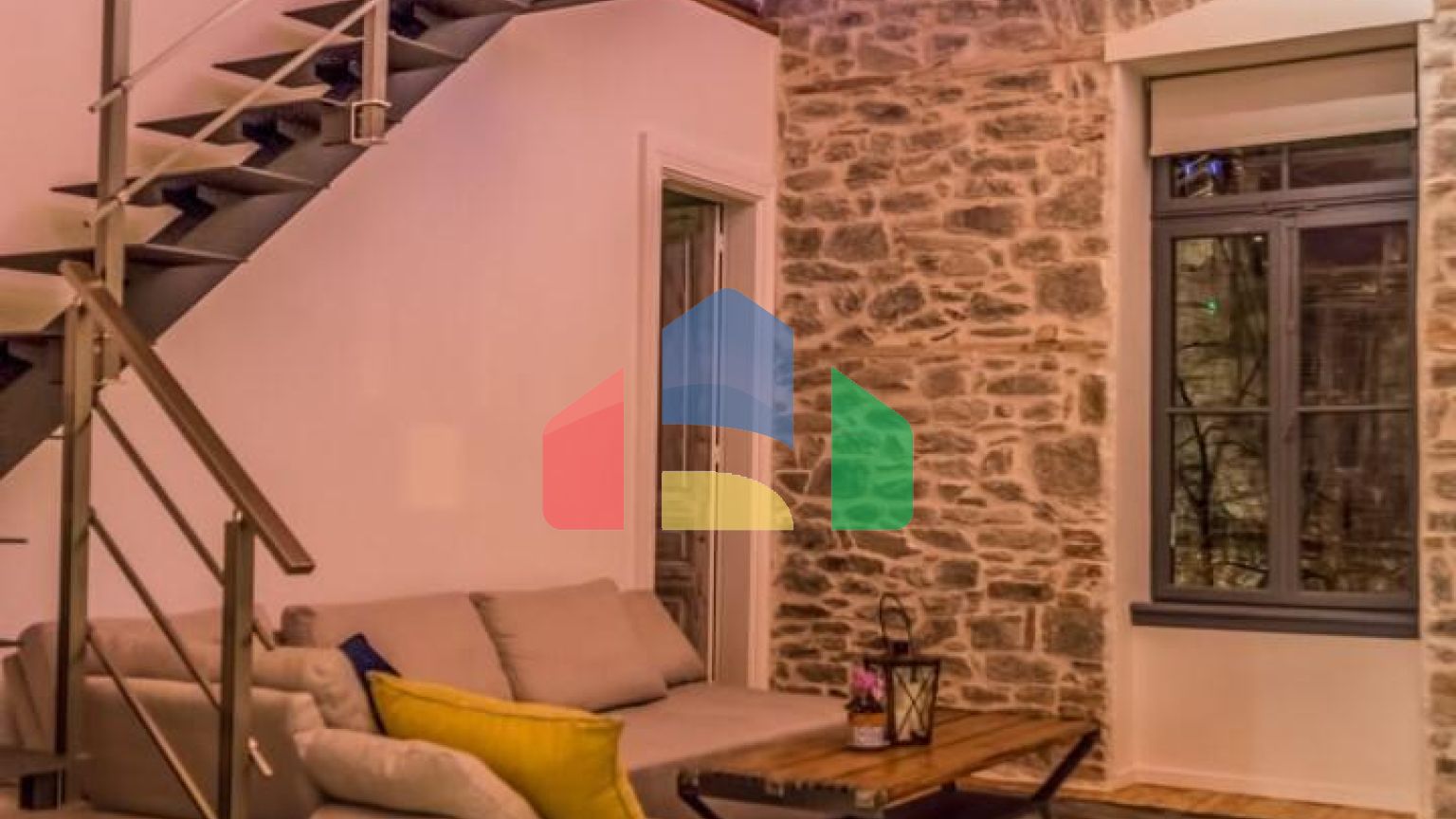 Продаж - Готель 376 m² в Кавалі