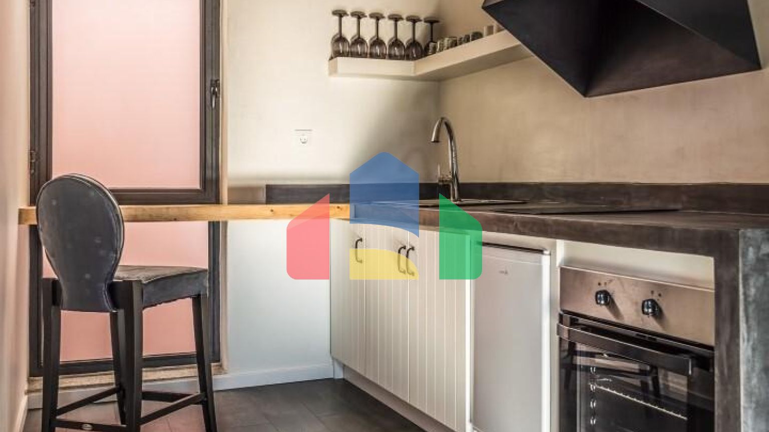 Продаж - Готель 376 m² в Кавалі