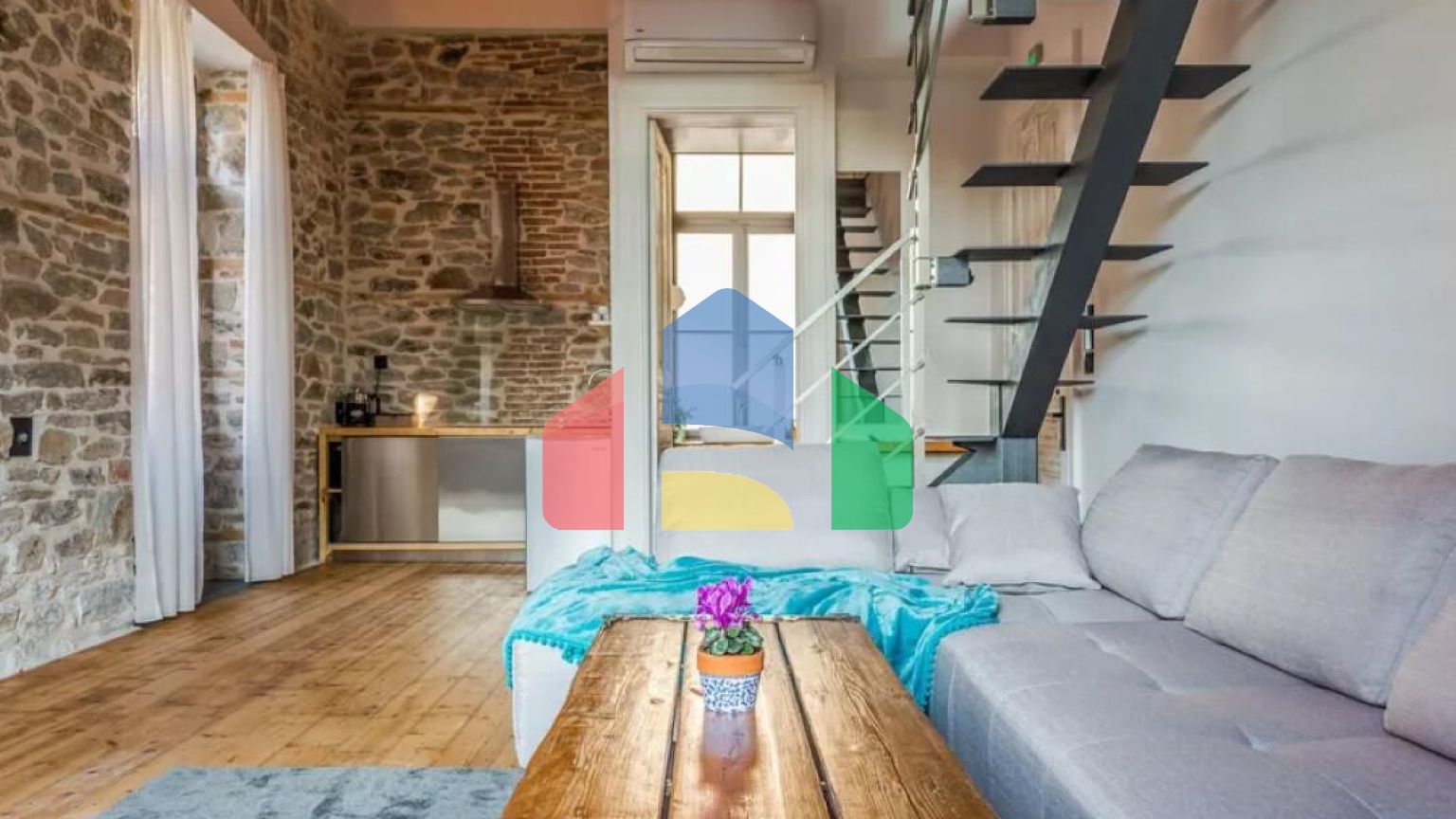 Продаж - Готель 376 m² в Кавалі