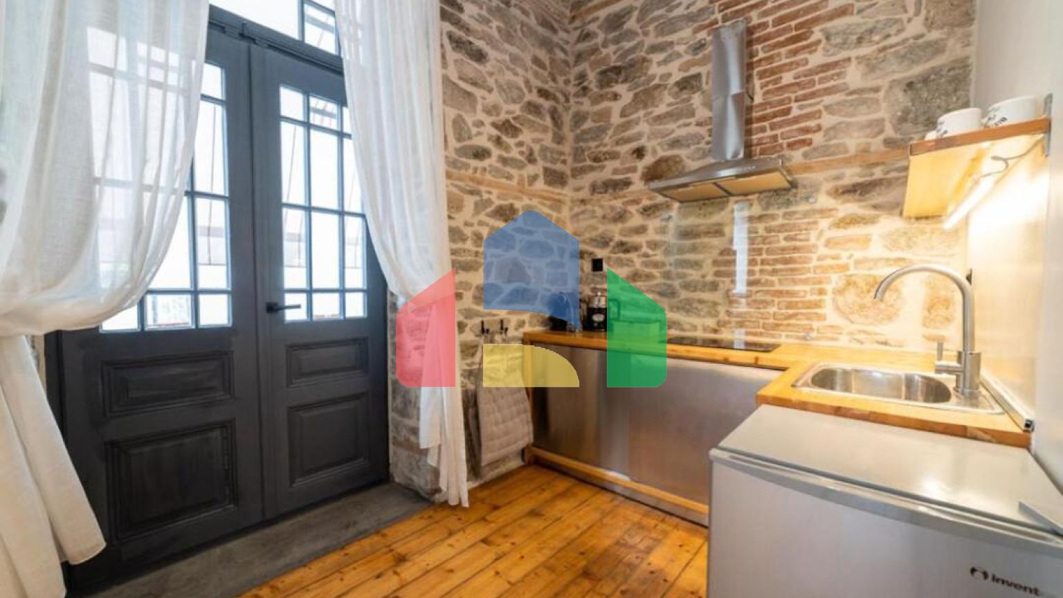 Продаж - Готель 376 m² в Кавалі