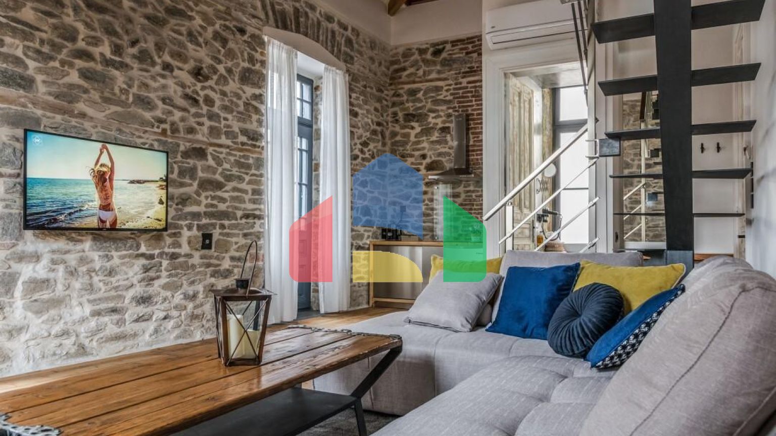 Продаж - Готель 376 m² в Кавалі