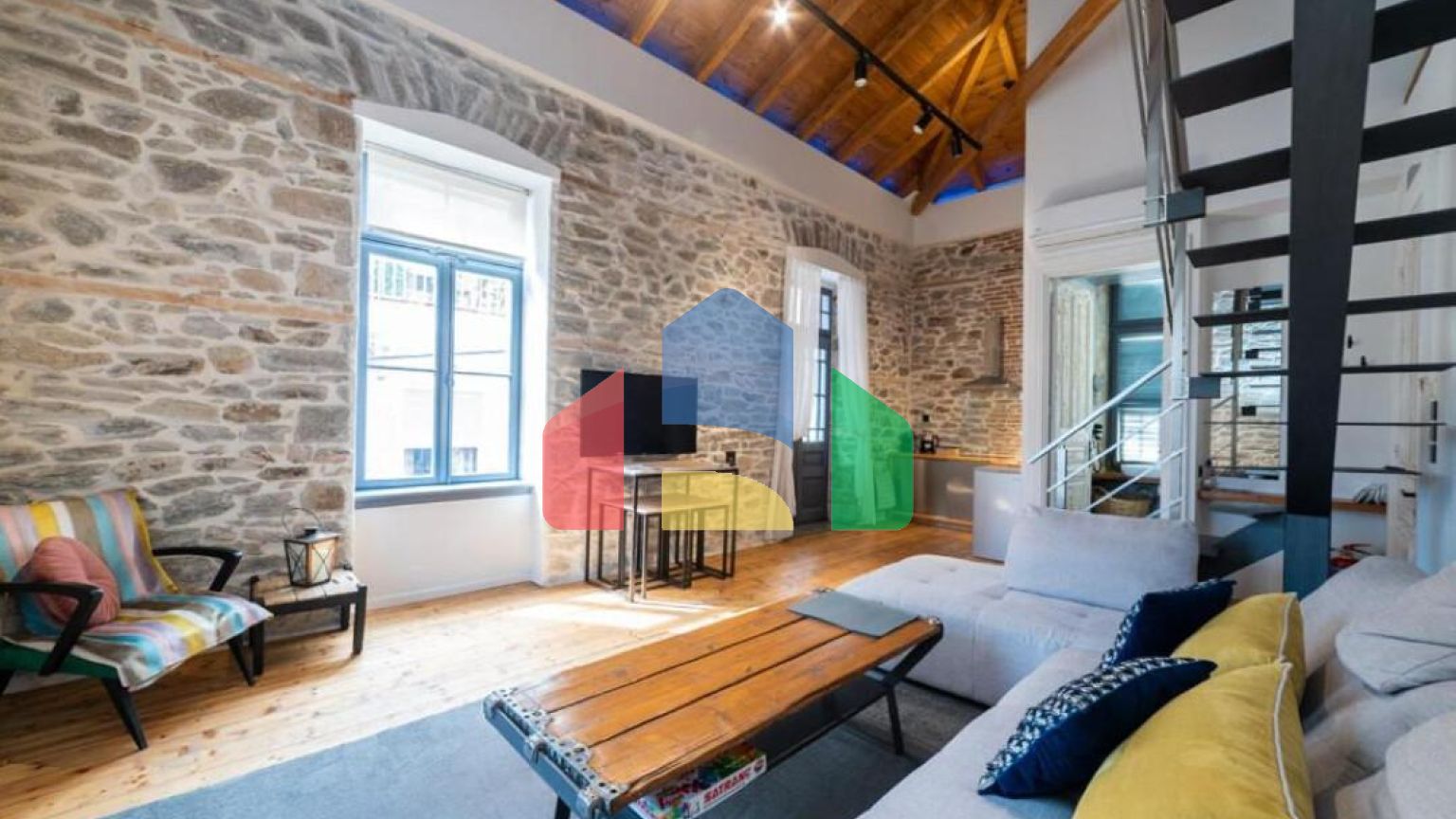 Продаж - Готель 376 m² в Кавалі