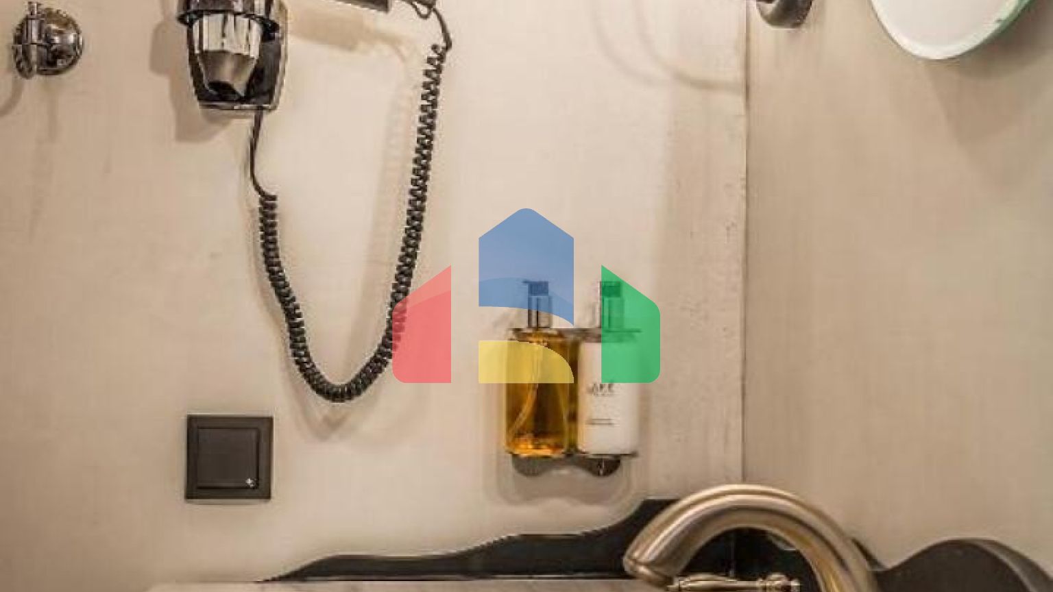 Продаж - Готель 376 m² в Кавалі